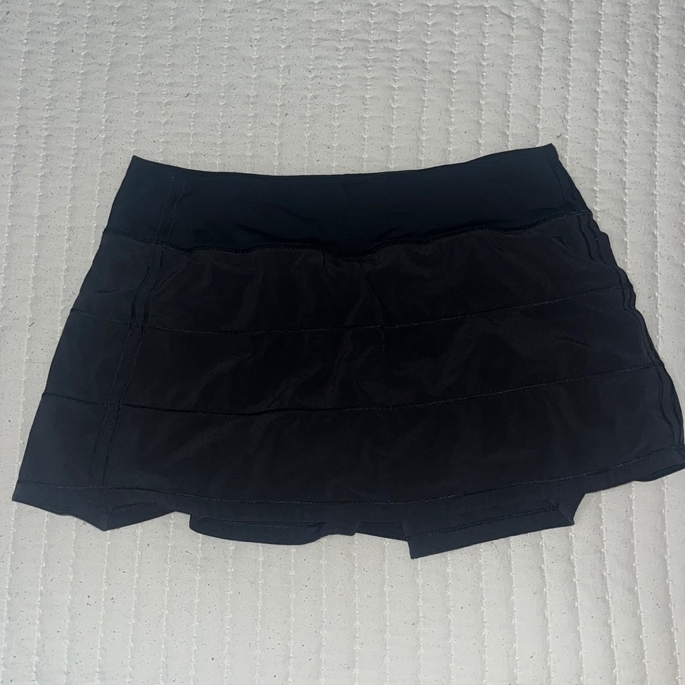 black lululemon skirt